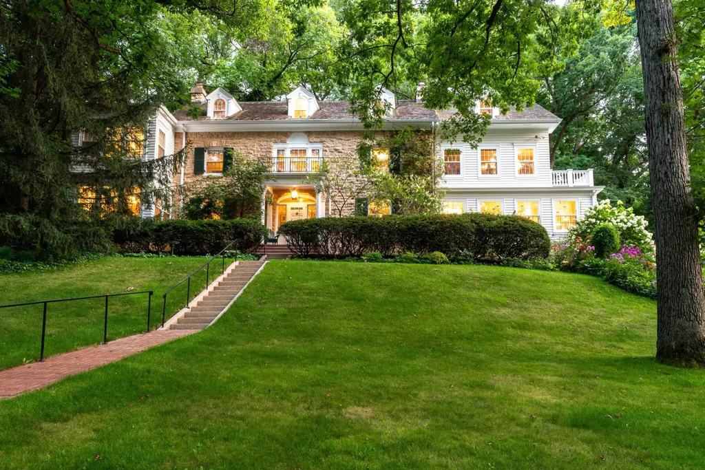 1124 Oak Way, Shorewood Hills