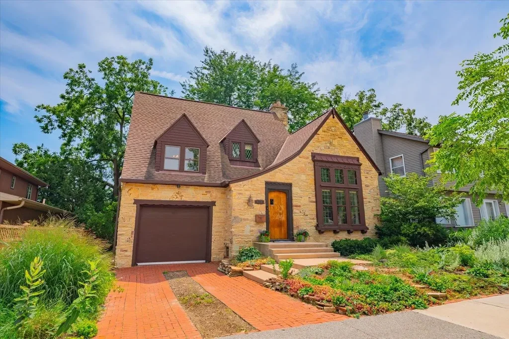 4025 Euclid Avenue, Madison