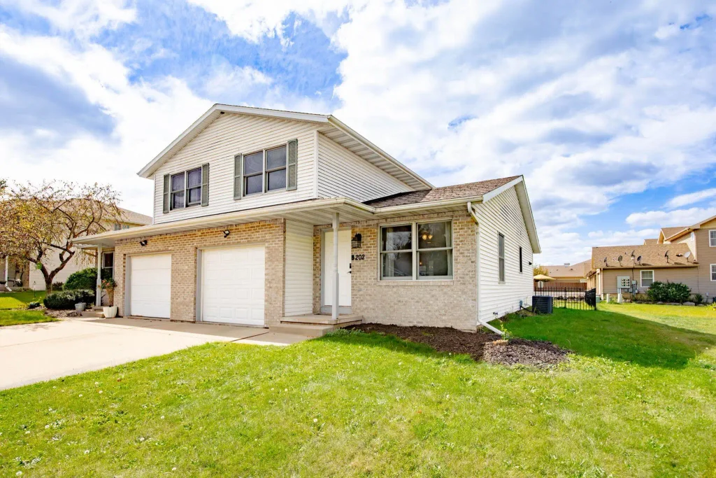 202 Ashberry Lane, Stoughton