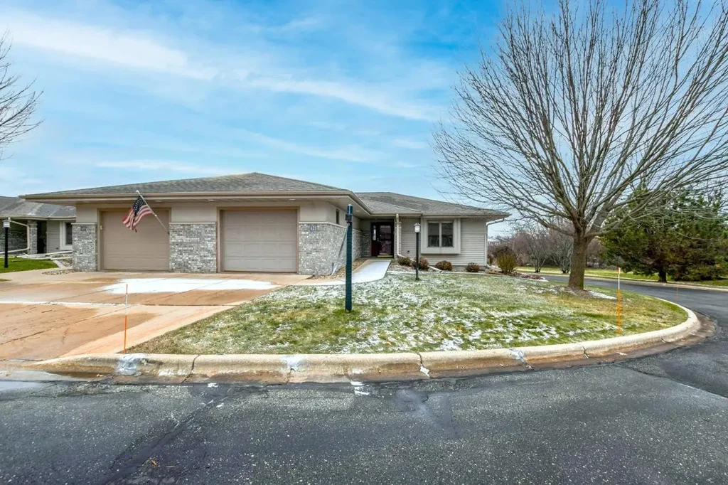 421 New Age Circle, Verona