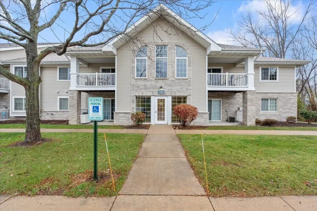 #1 - 5360 Congress Avenue, Madison