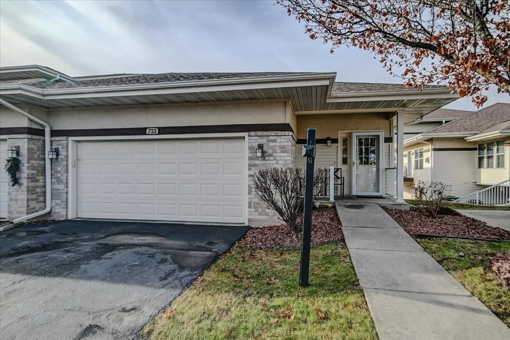 733 Clardell Drive, Sun Prairie