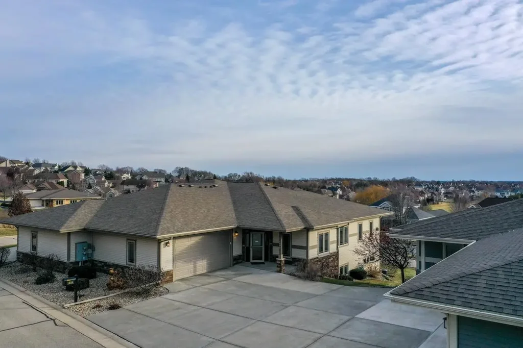 1404 Palm Grass Pass, Waunakee