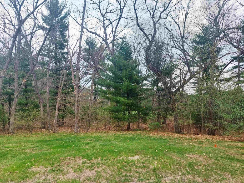 327 Dogwood Lane, Lake Delton