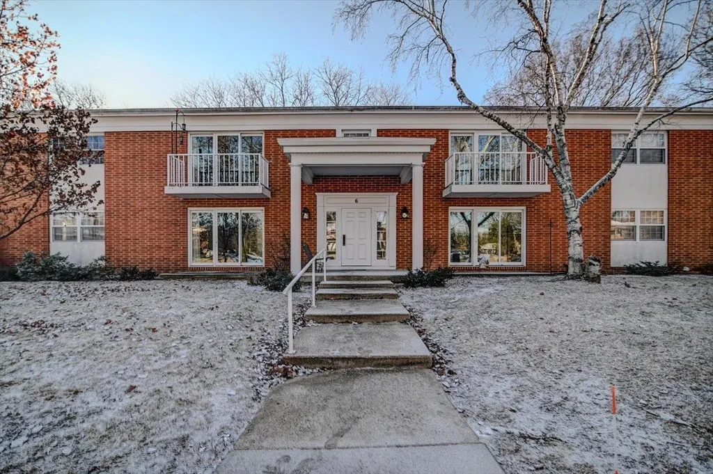 #4 - 6 Heritage Circle, Madison