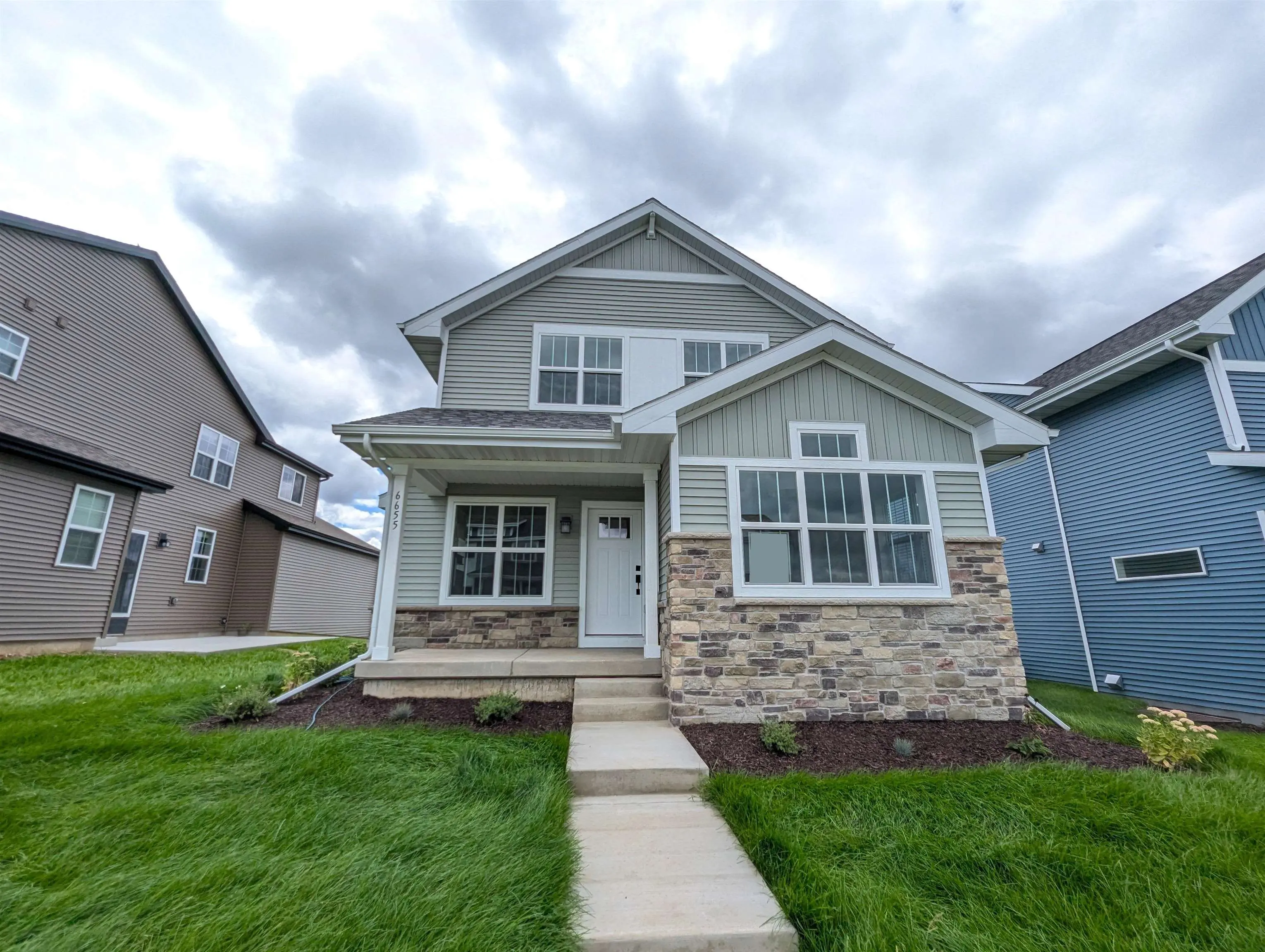 Photo of Listing #1992348