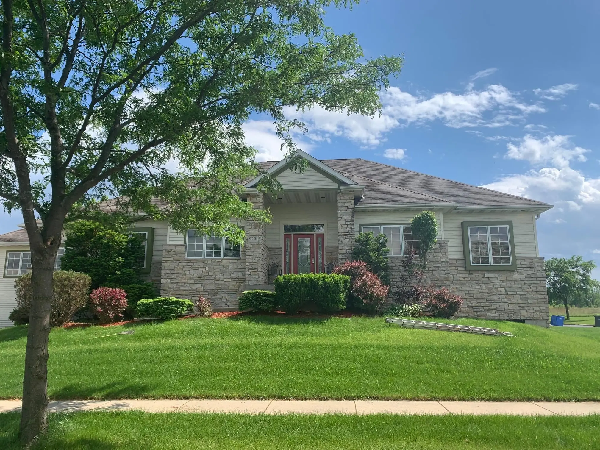 Photo of Listing #1993616