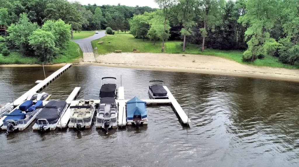 Bldg 18 3-4 Greenway Crossing Pv, Dell Prairie