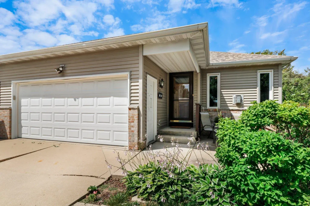 6084 Viroqua Drive, Fitchburg