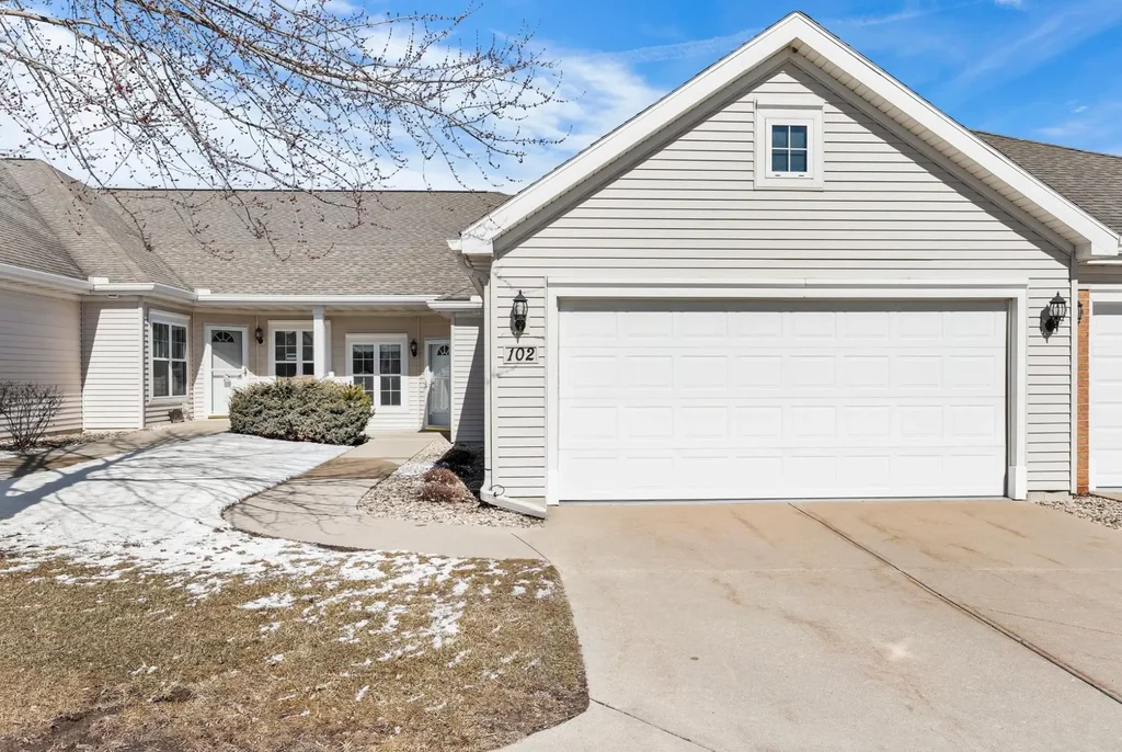 102 Northlight Way, Fitchburg