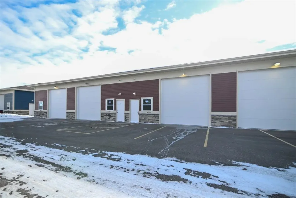 4325 & 4323 Duraform Lane, Deforest