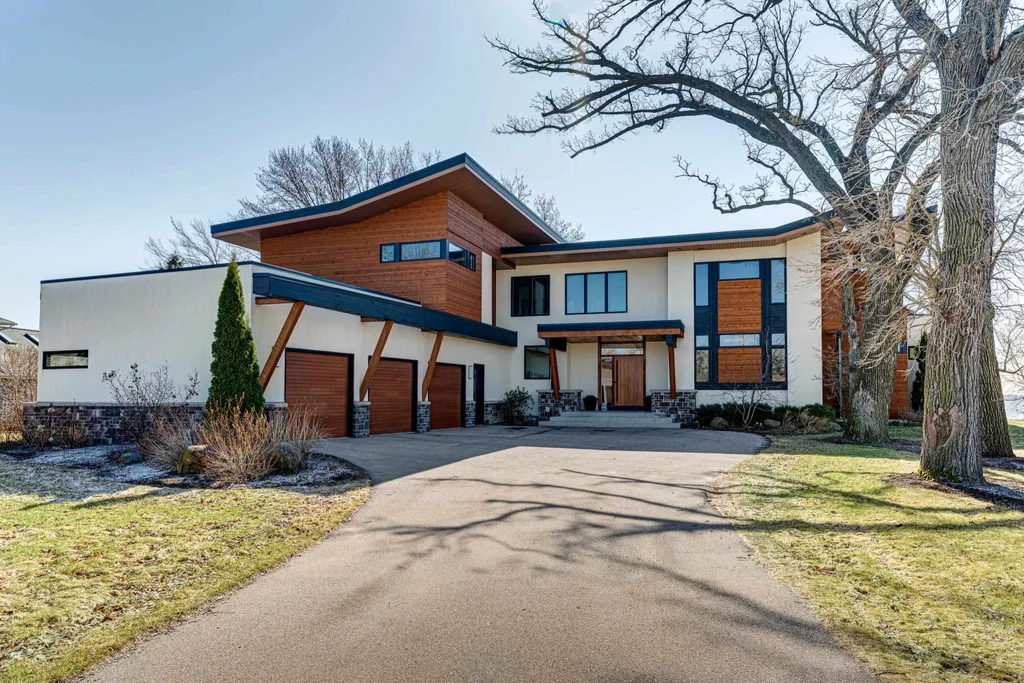 5118 Reynolds Avenue, Westport