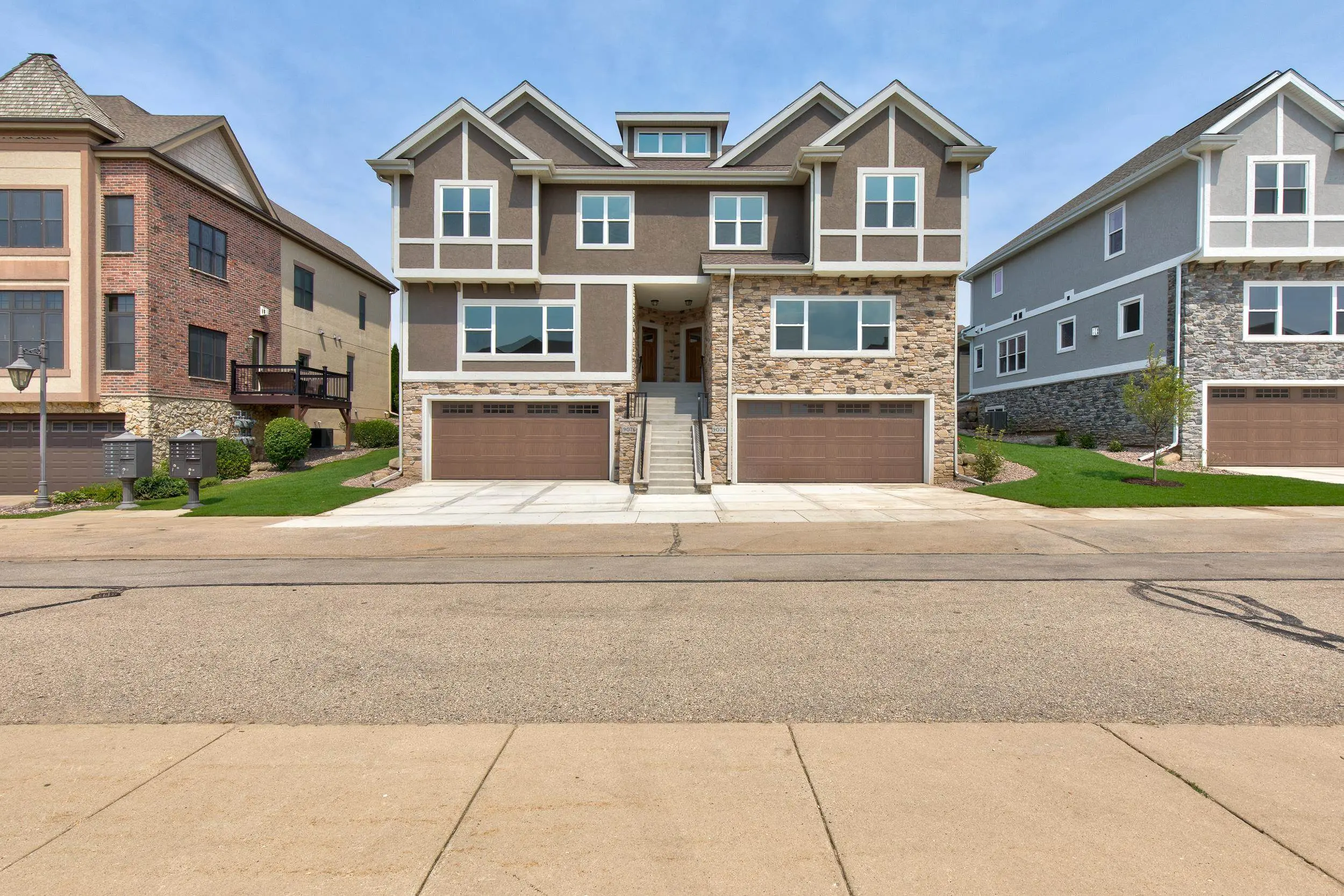 Photo of Listing #1995867