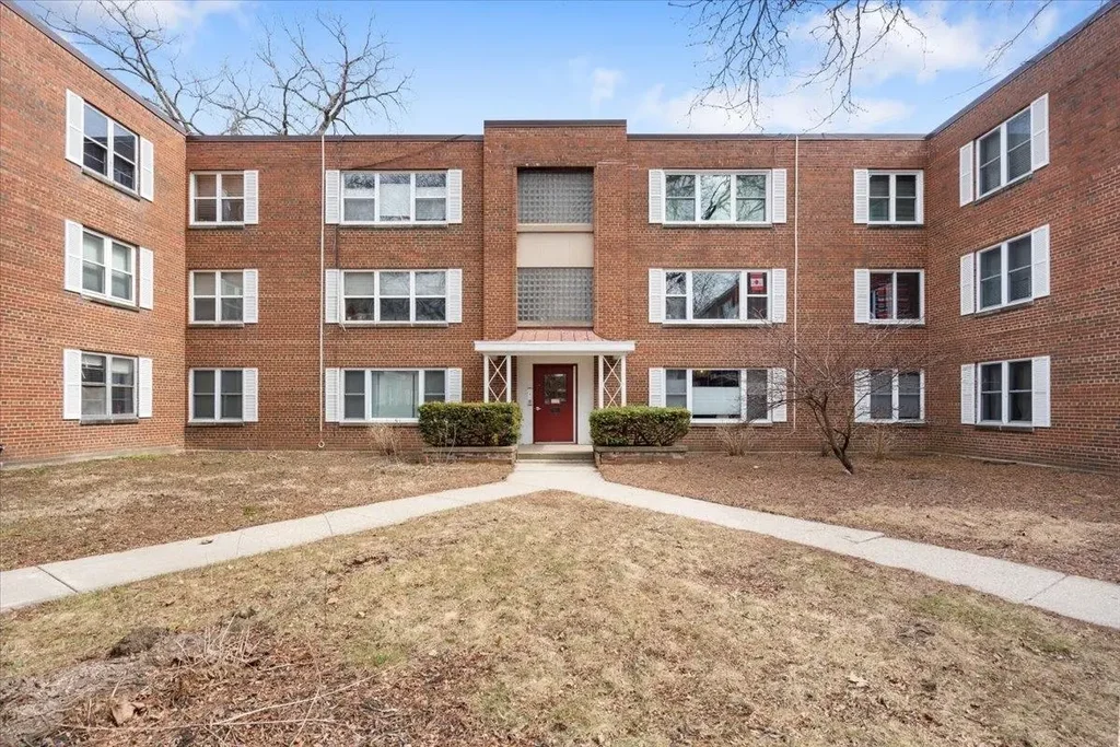 #3 - 8 Sherman Terrace, Madison