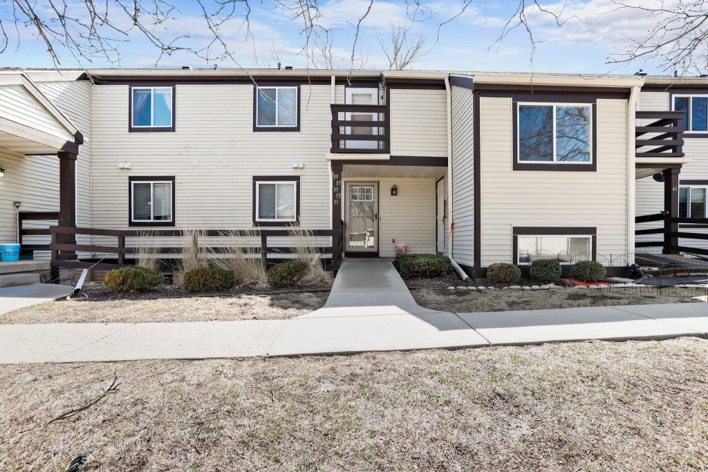 #37 - 25 Creekside Way, Madison