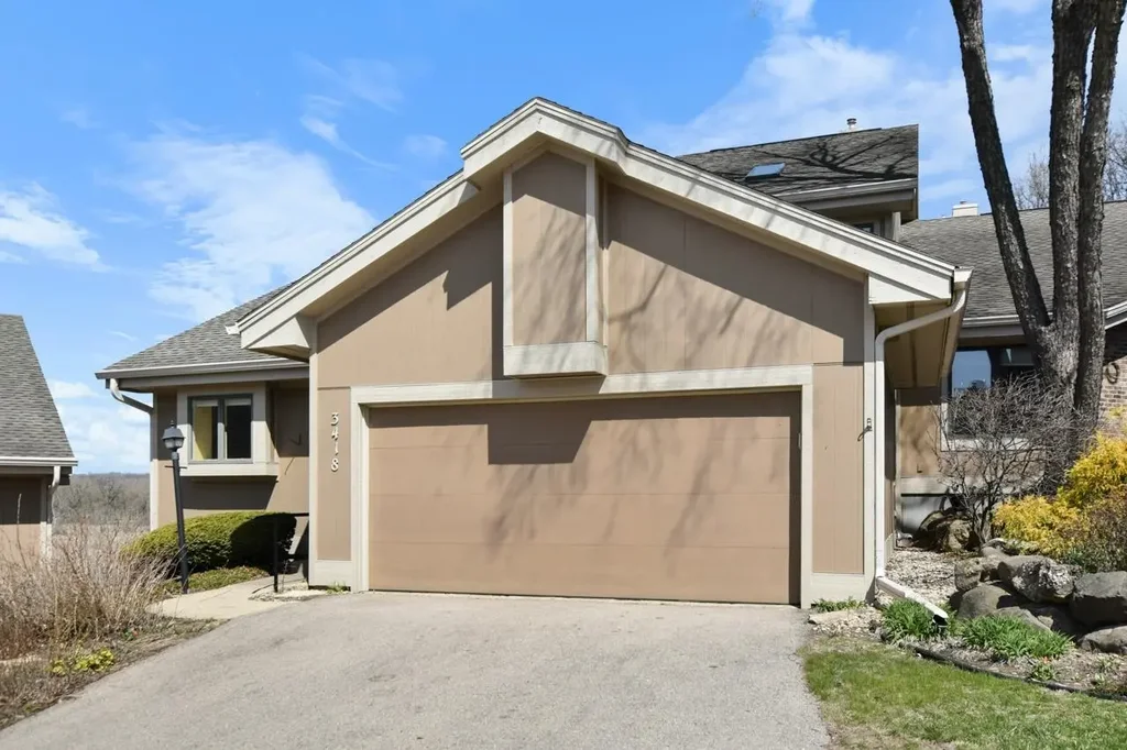 3418 Valley Creek Circle, Middleton