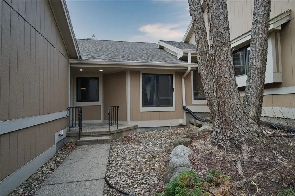 5940 Woodcreek Lane, Middleton