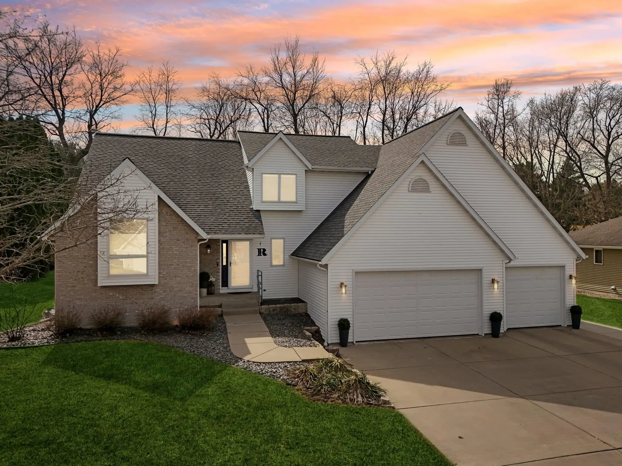 Photo of Listing #1996611