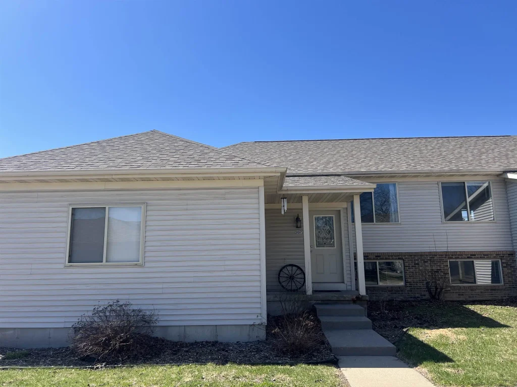 207 Hjemdal Lane, Deerfield