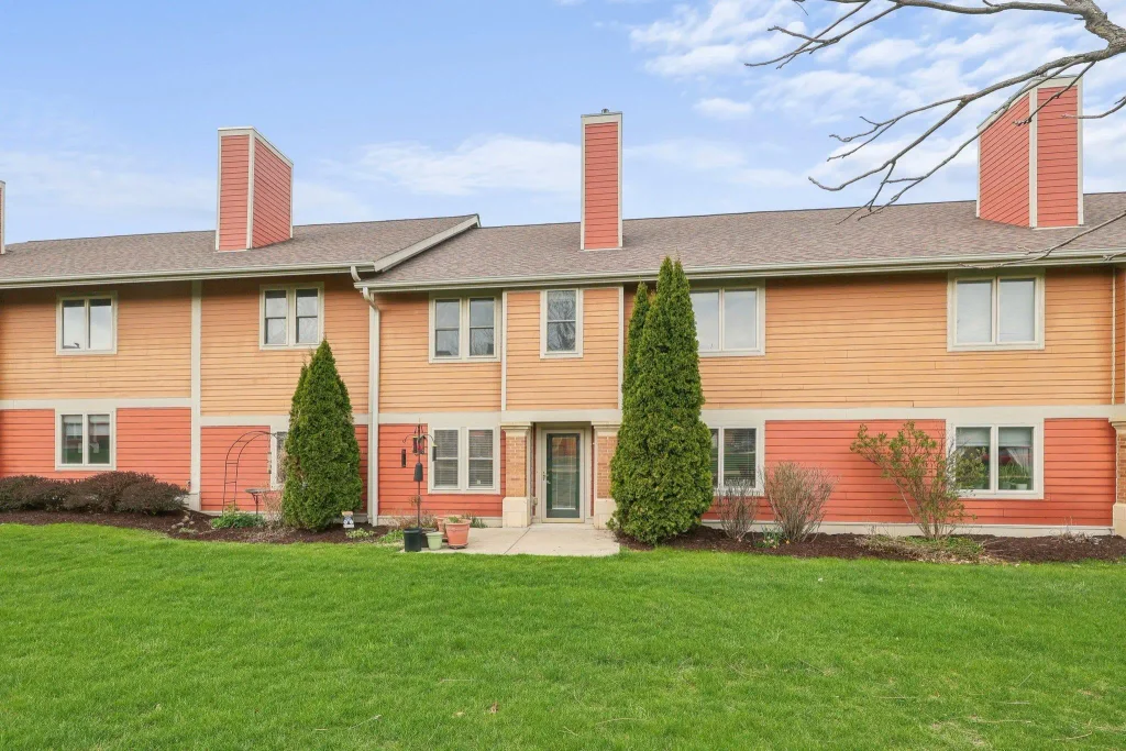 #102 - 125 E Railroad Street, Verona