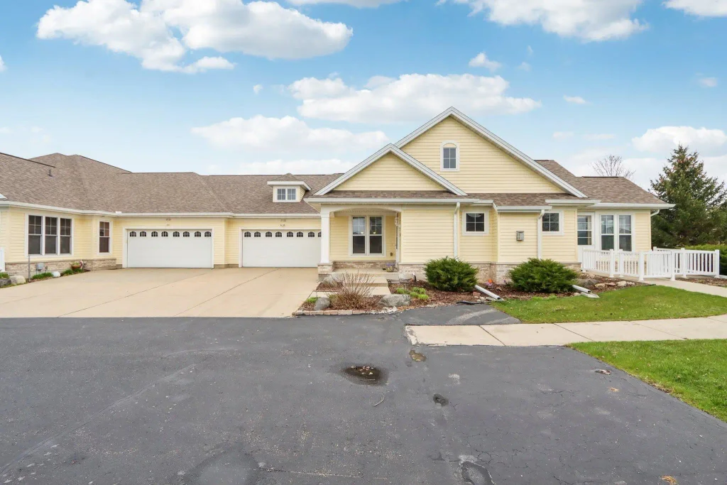 #15 - 2733 Ironwood Drive, Sun Prairie