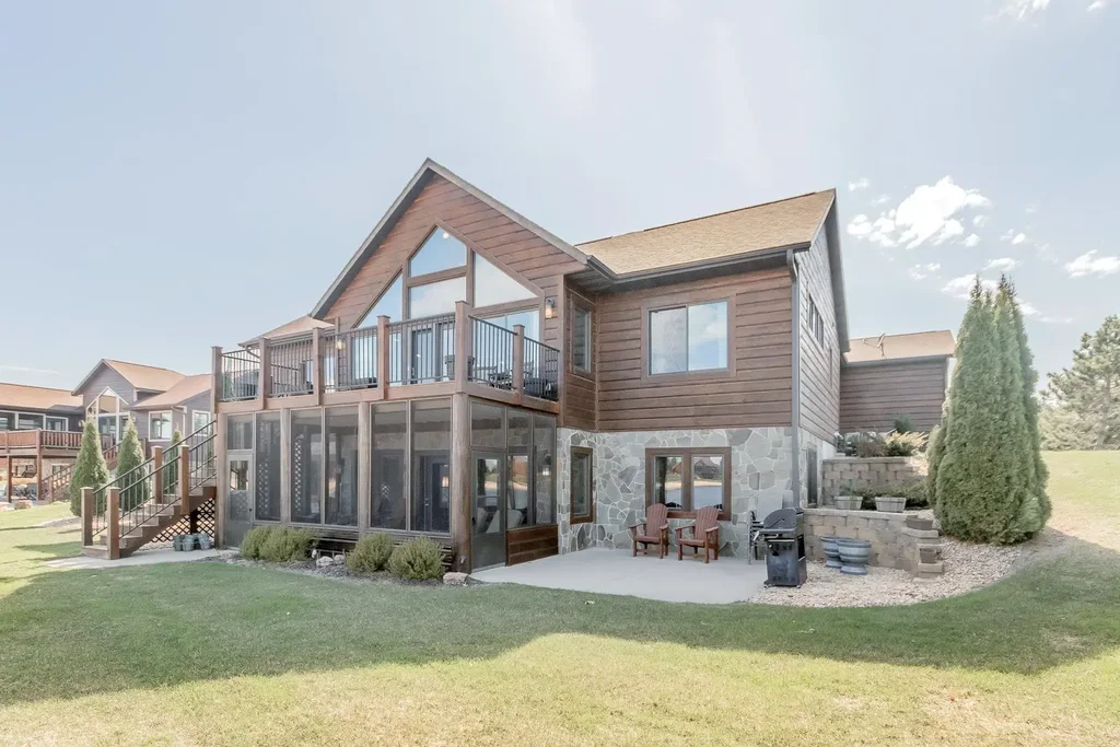 N8104 15th Avenue, Germantown