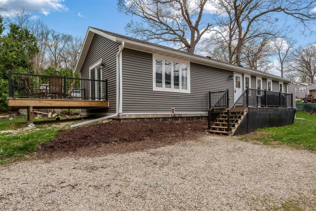 1729 E Road 5, Milton