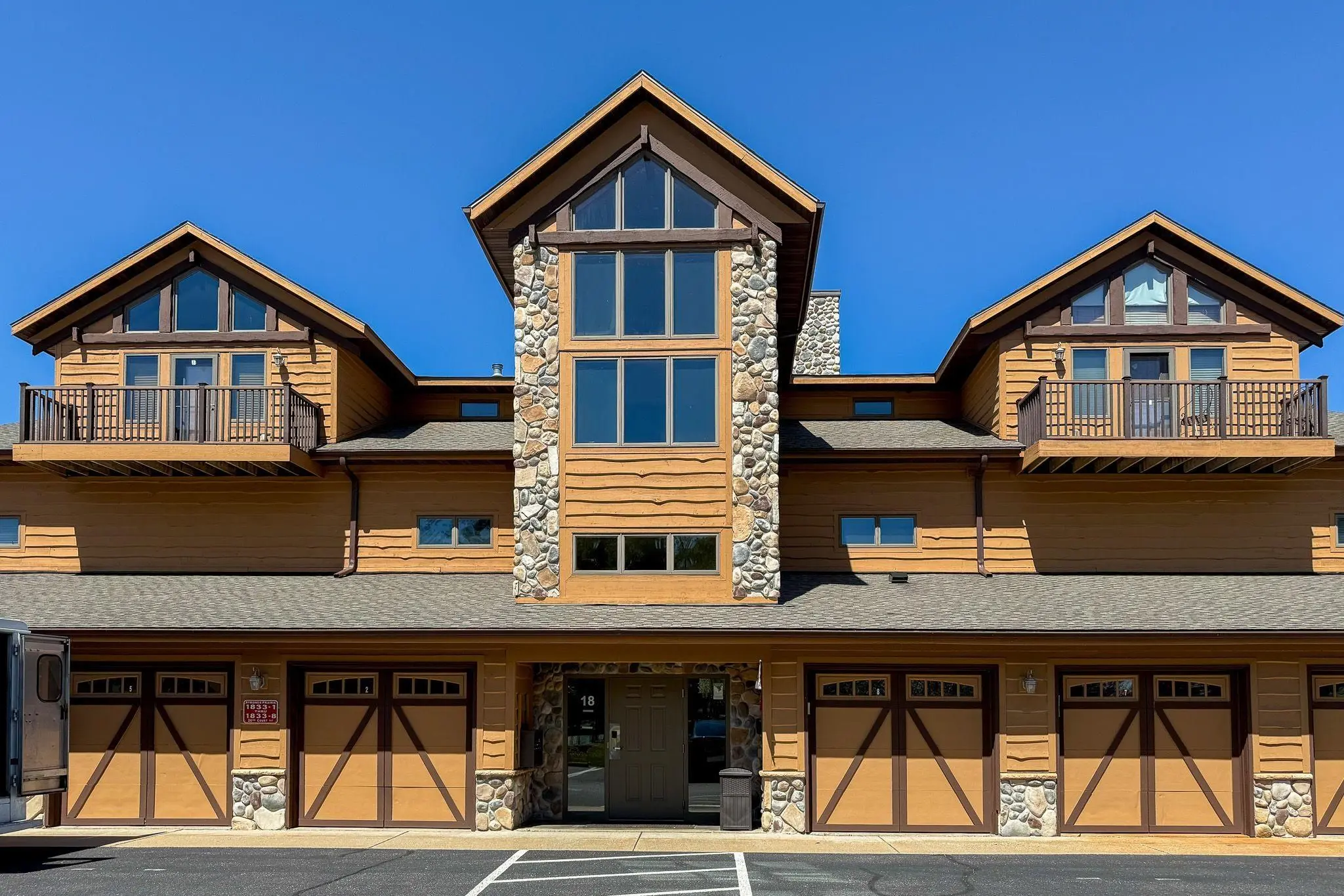 Photo of Listing #1999371