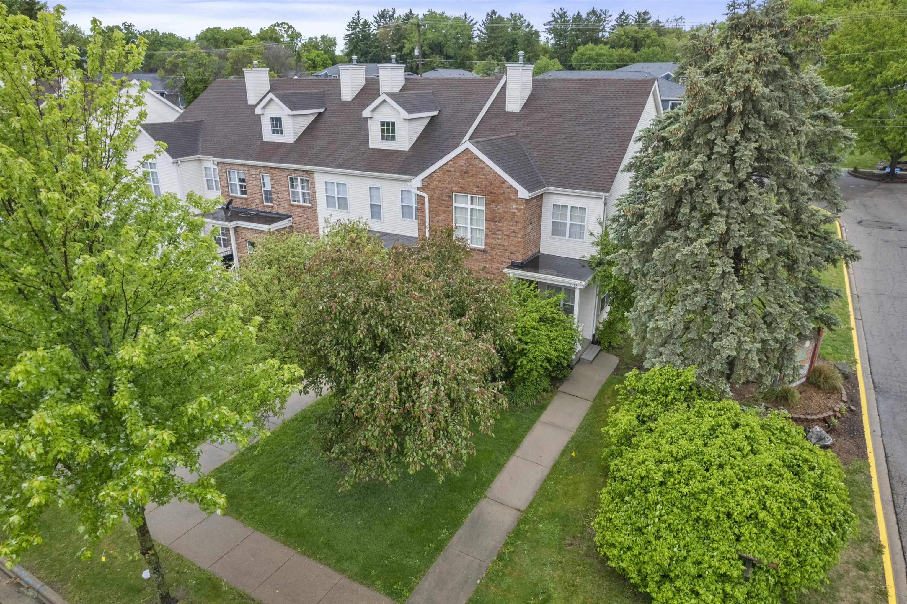 Photo of Listing #2000422