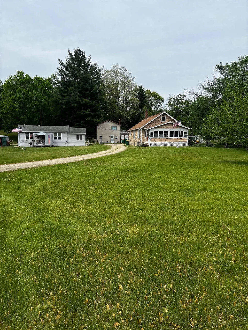 756 W Happy Hollow Road, Rock