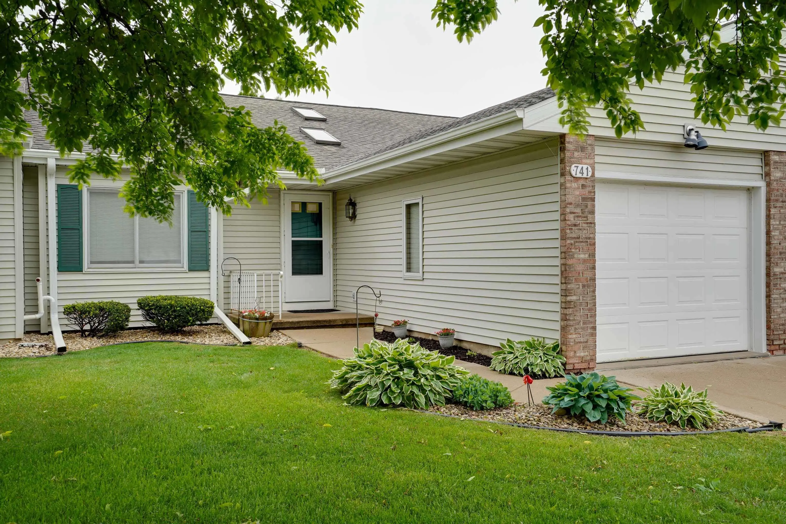 Photo of Listing #2000611