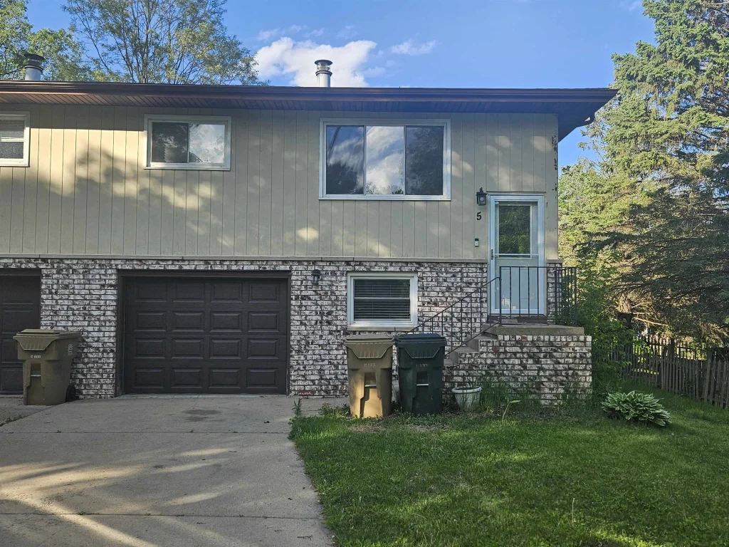 5 Della Court, Madison