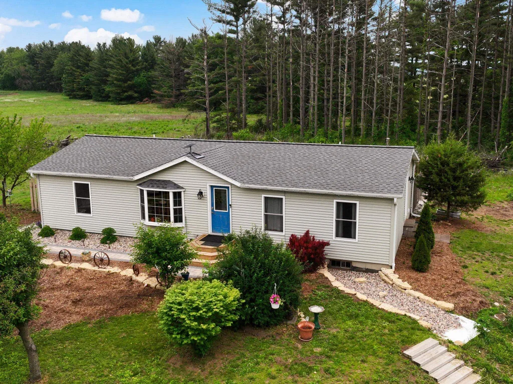 6560 Us Highway 14, Arena