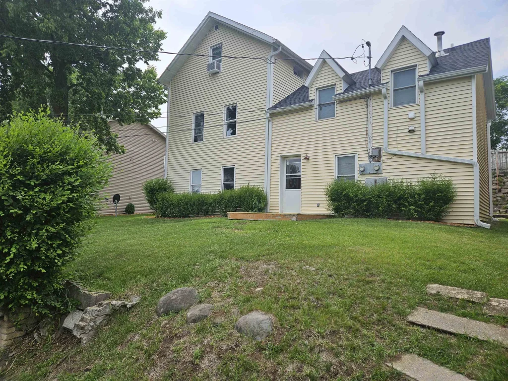 506 E Cook Street, Portage