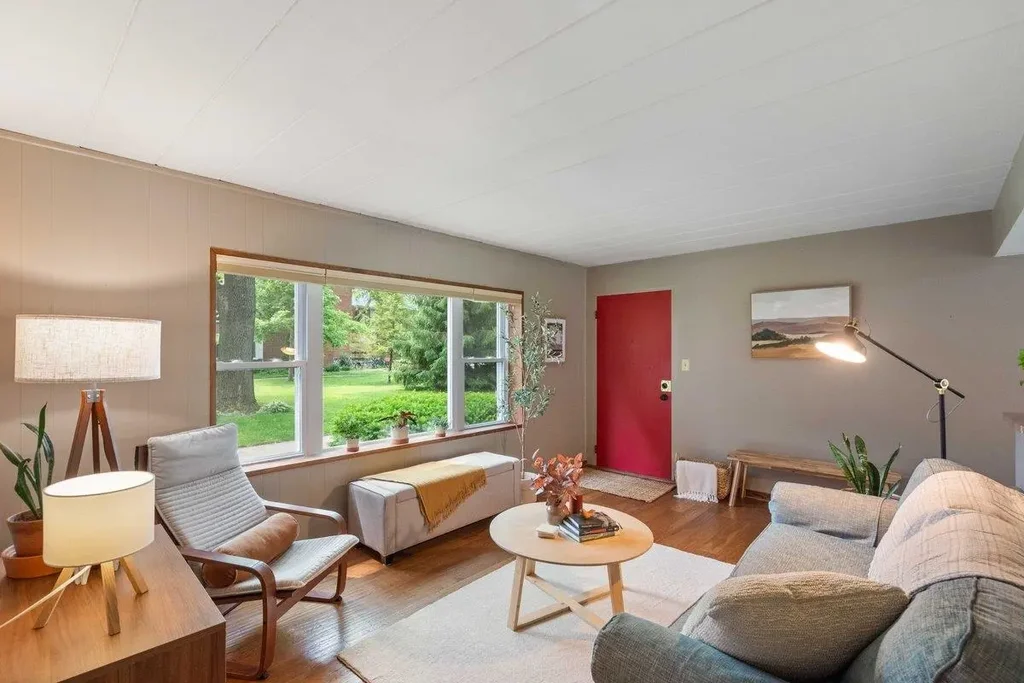 #2 - 12 Sherman Terrace, Madison