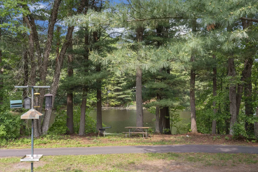 123 Lake Shore Drive, Lake Delton