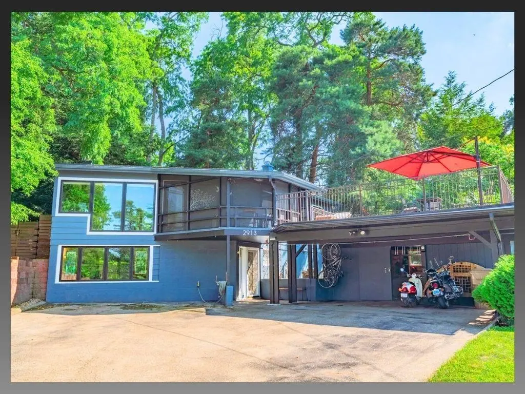 2913 Waunona Way, Madison