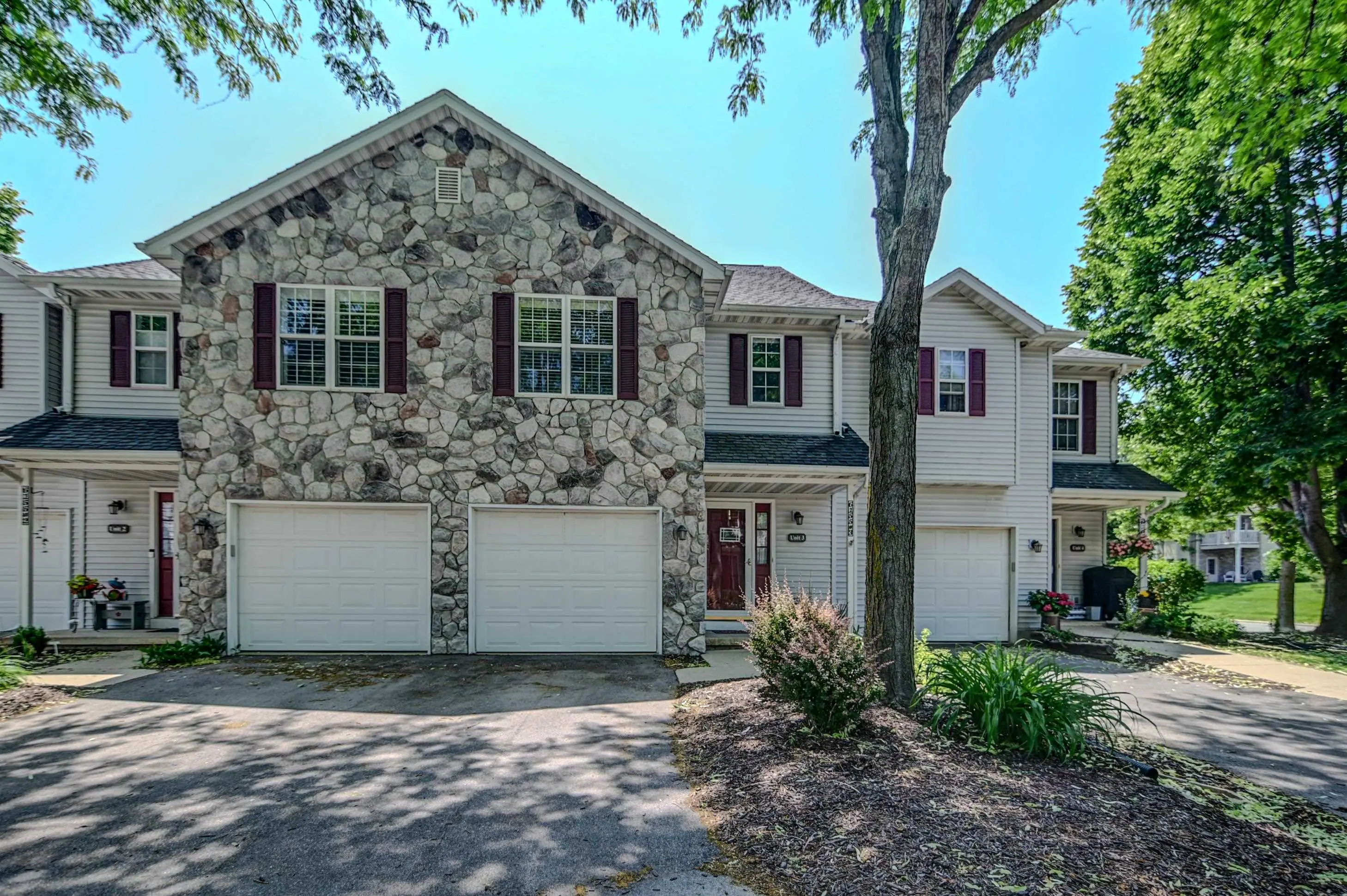 Photo of Listing #2001980