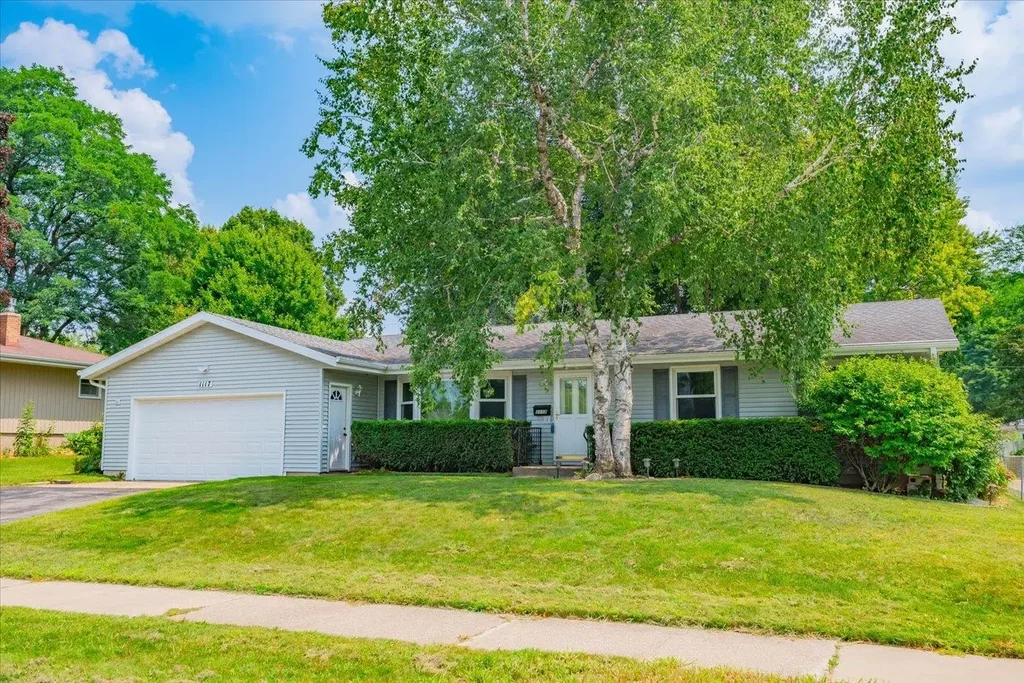 1117 Amsterdam Avenue, Madison