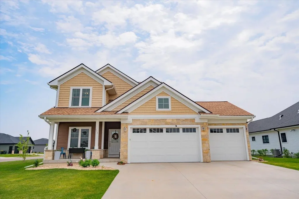 204 Chickadee Lane, Sauk City