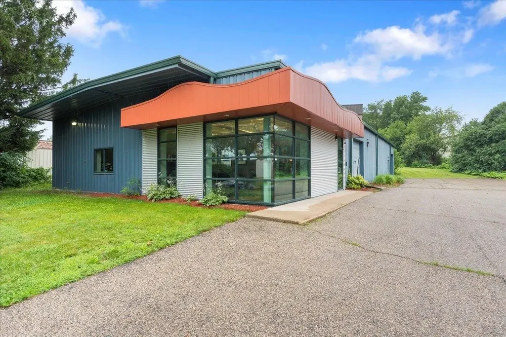 1225 Greenway Cross, Madison