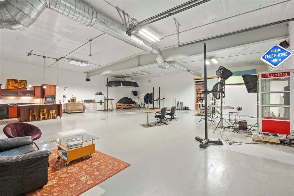 1225 Greenway Cross, Madison