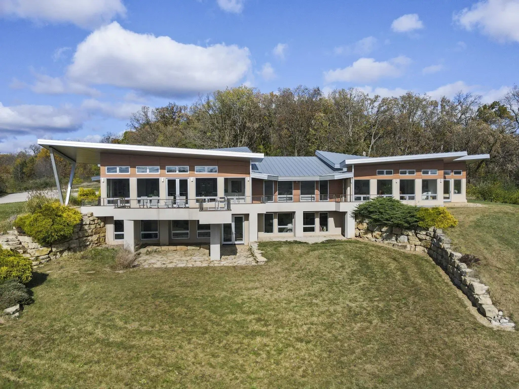 8680 Messerschmidt Drive, Springdale