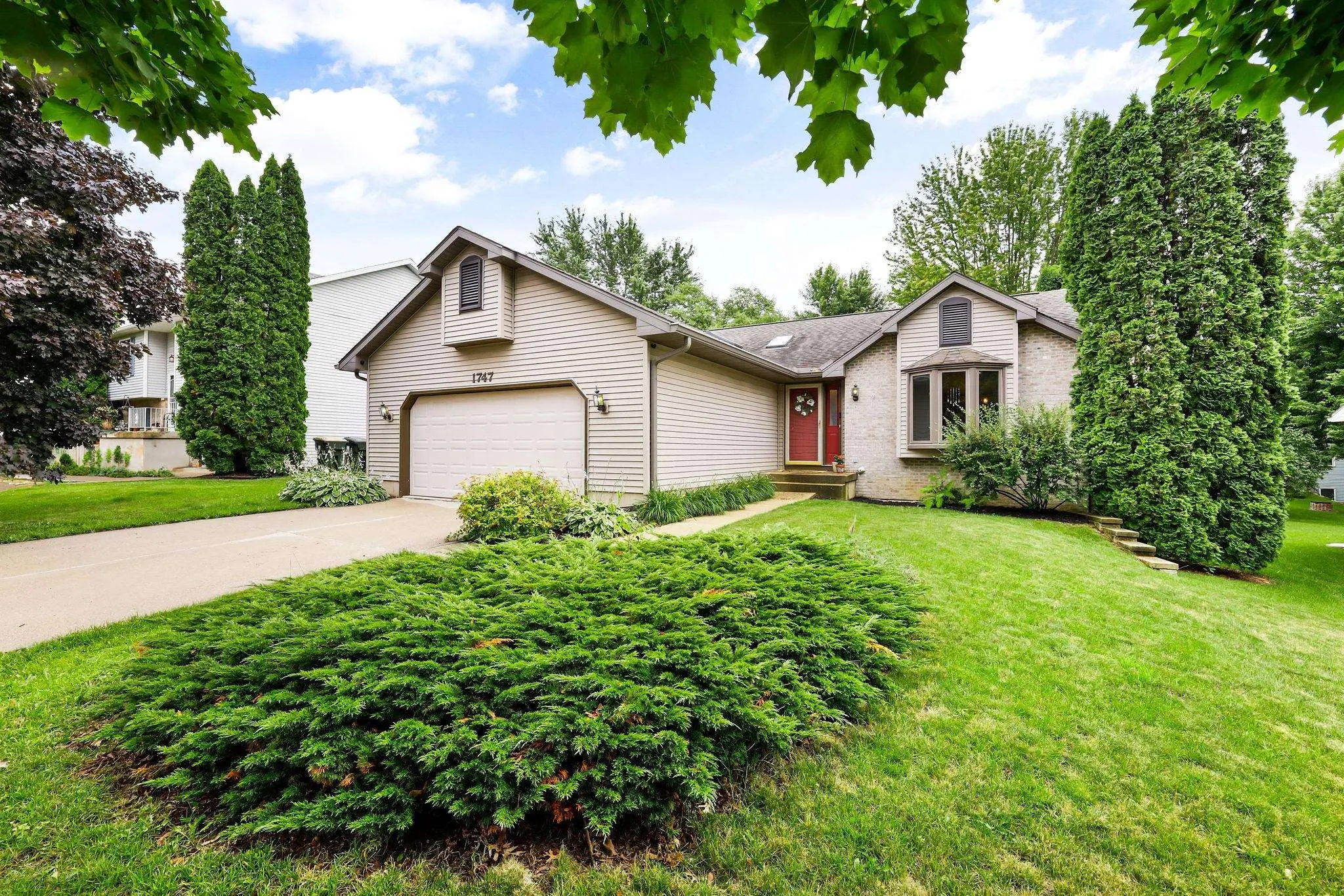 Photo of Listing #2002951