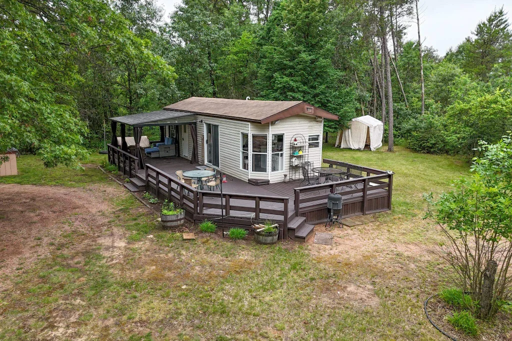 491 16th Avenue, Adams