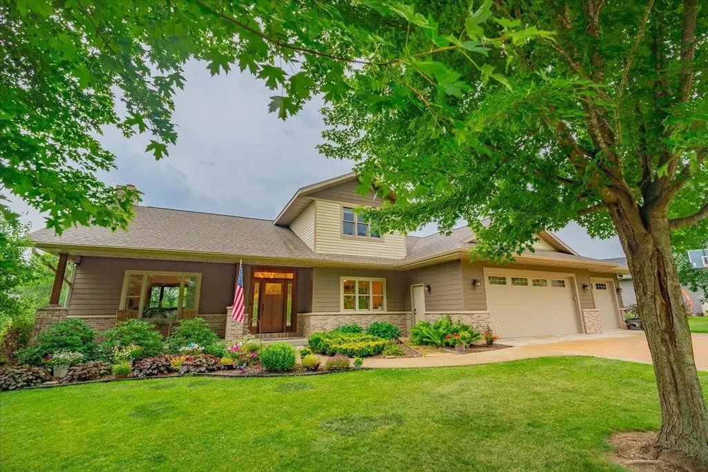 7022 Laufenberg Boulevard, Cross Plains