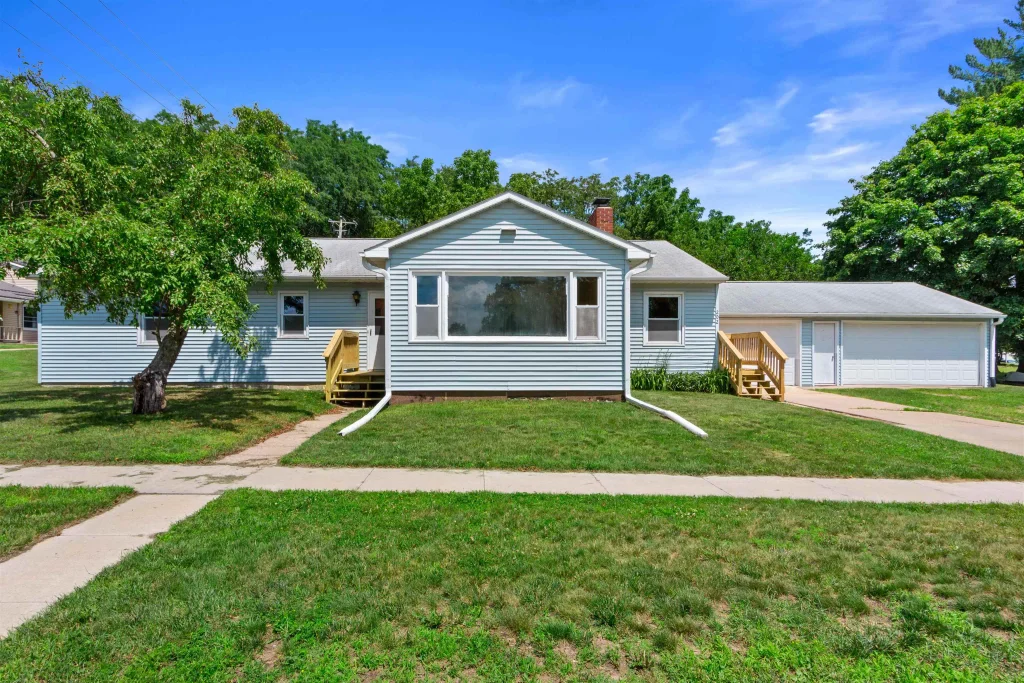 202 W 5th Street, Necedah