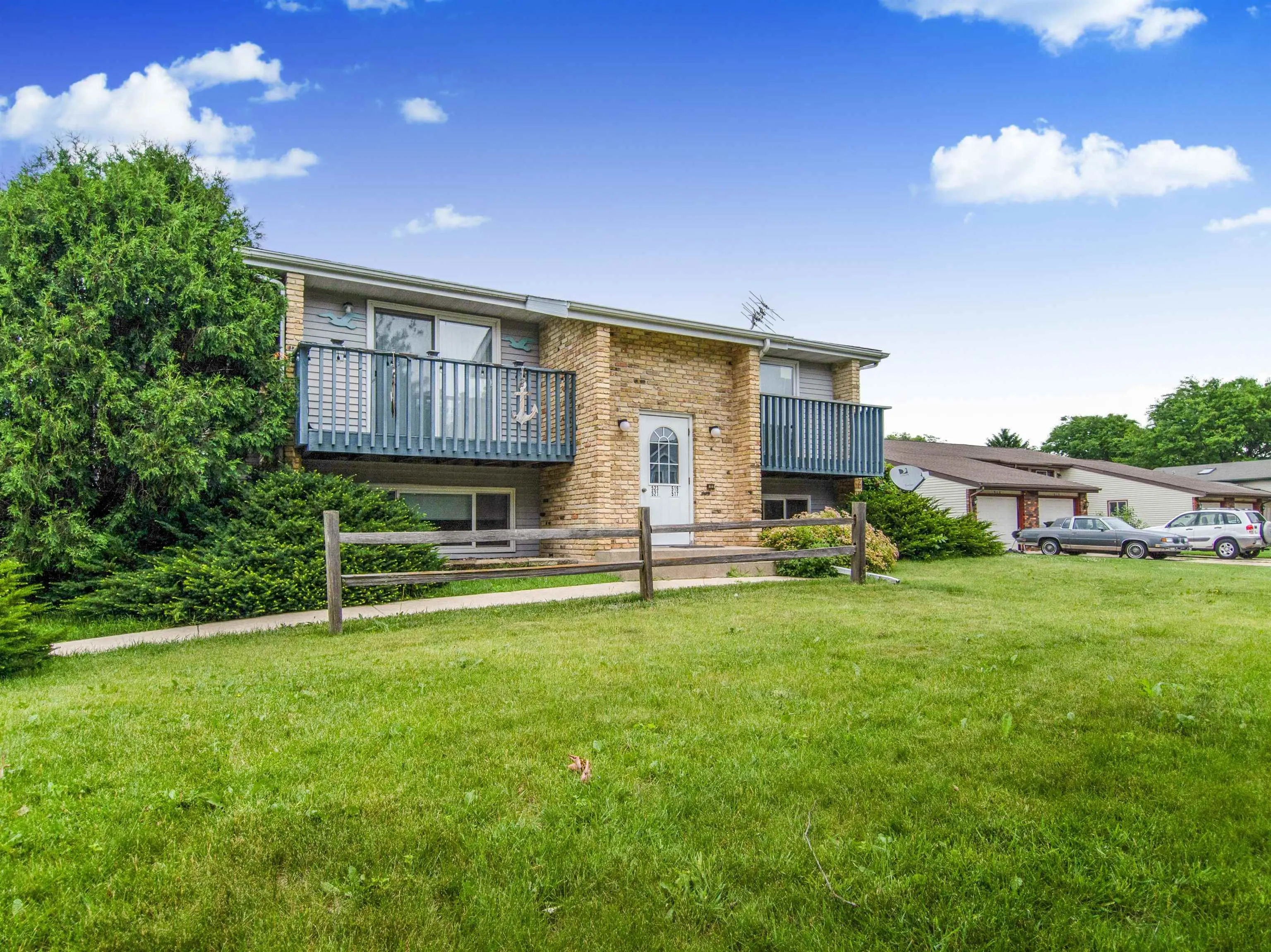 Photo of Listing #2003600