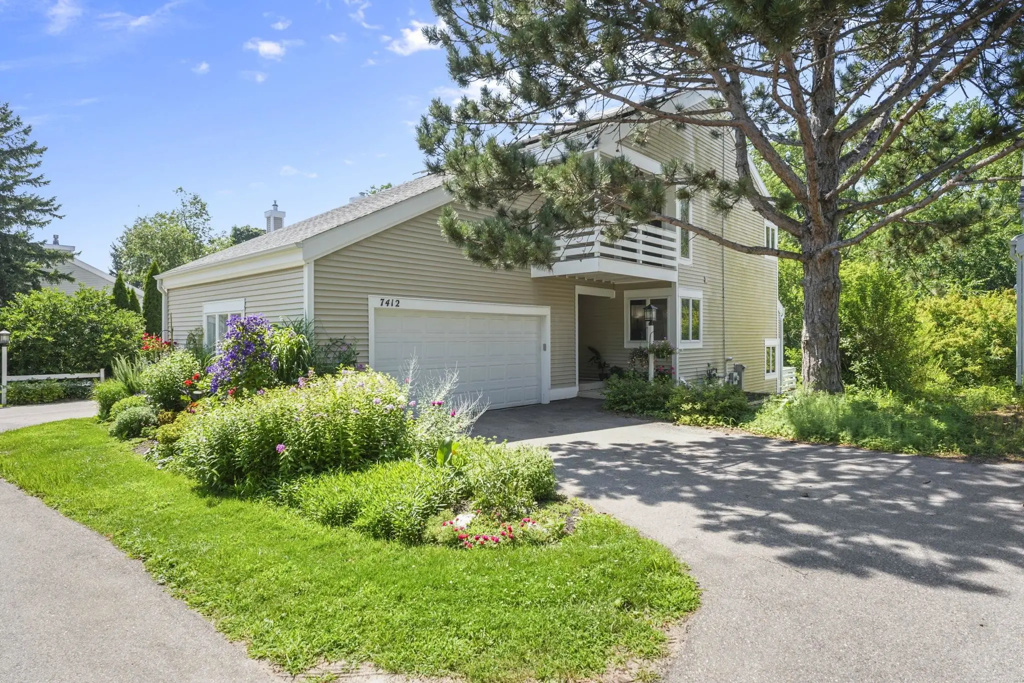 Photo of Listing #2003762