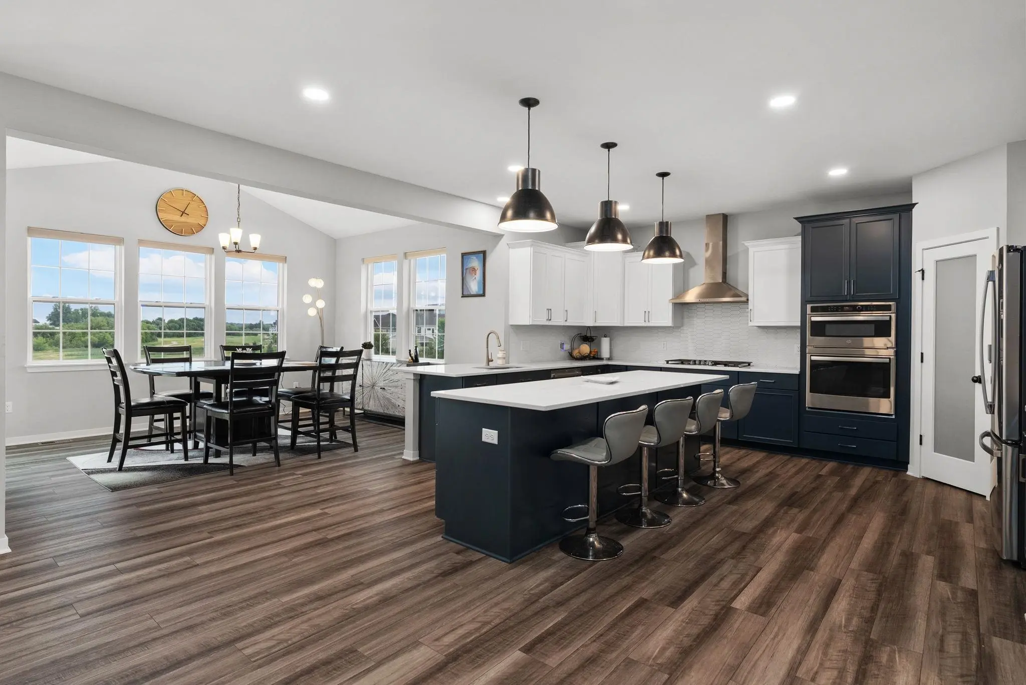 Photo of Listing #2003896